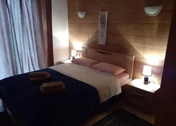 G M 6 Kentro In The Heart Of The Apartment Larissa